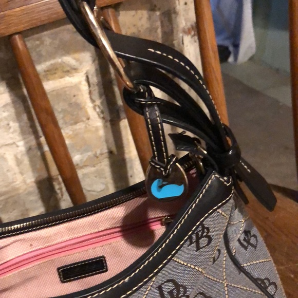 Classic Dooney & Bourke hobo with charm and leather trim - Picture 3 of 8